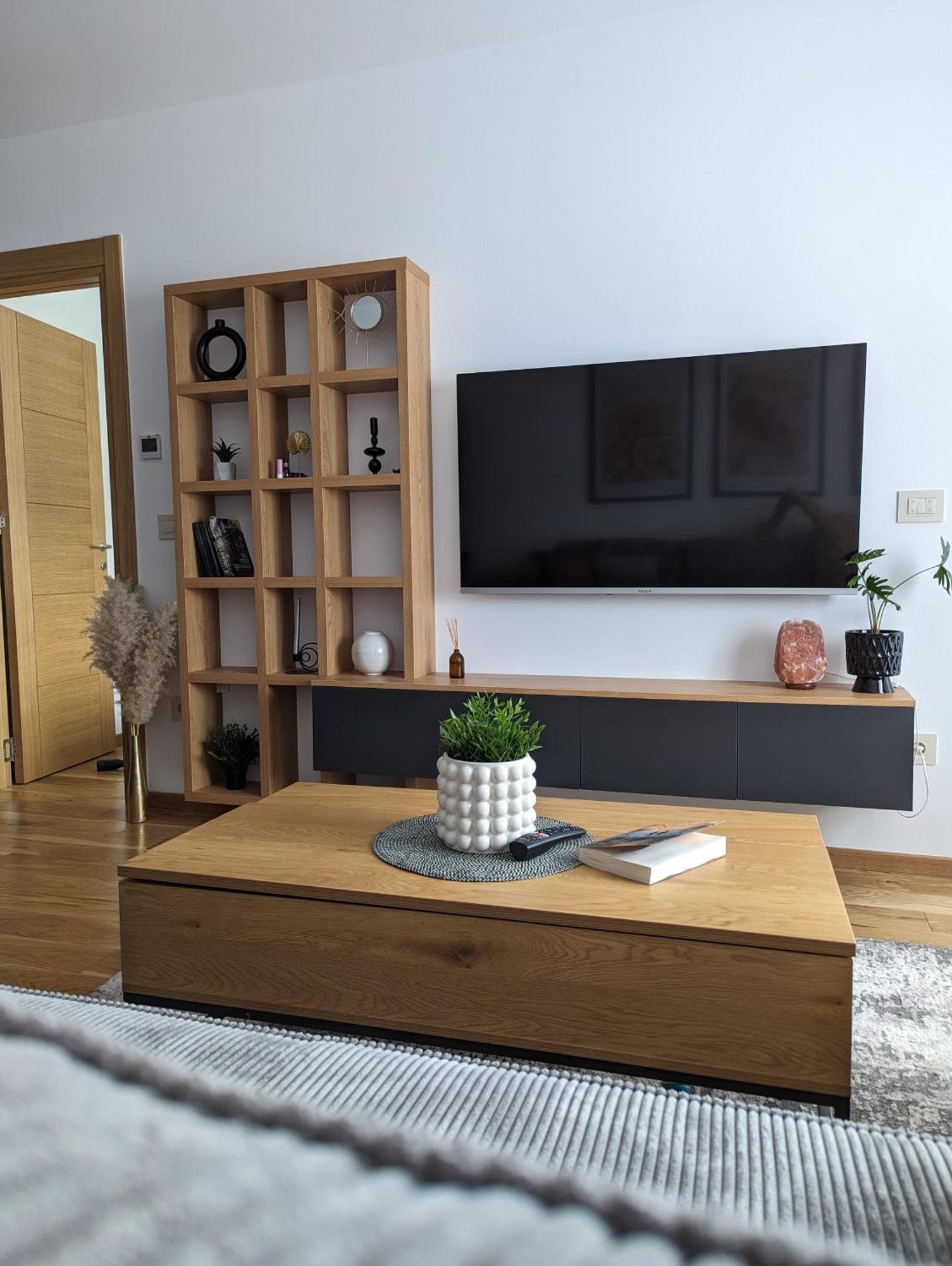 Apartment 8 *